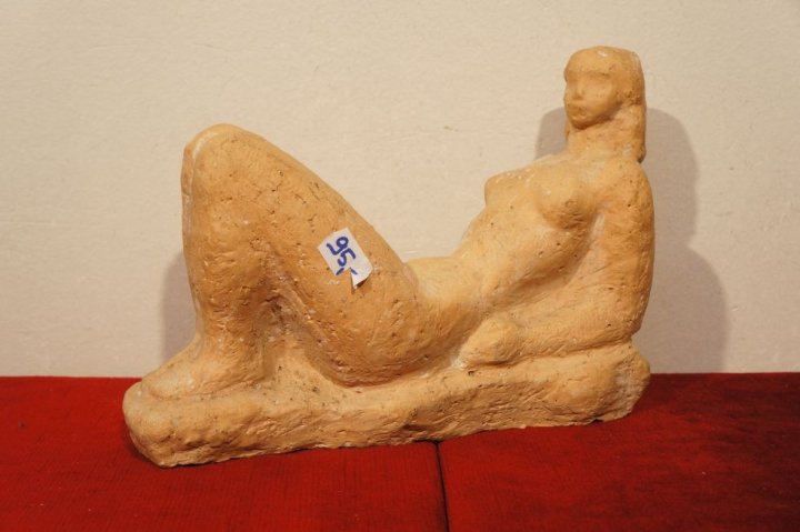 ležiaca žena akt