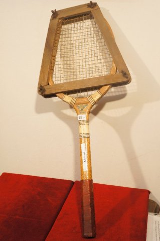 tenisová raketa