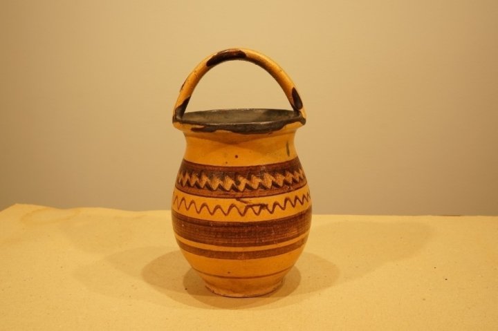 džbán