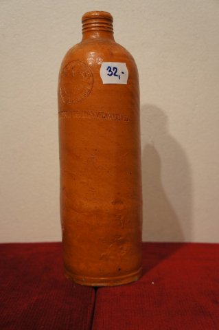 nádoba s uchom