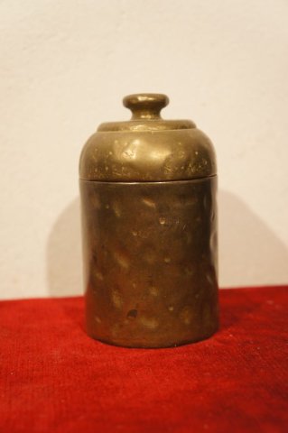 dózička s poklopom