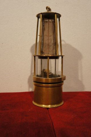 lampáš