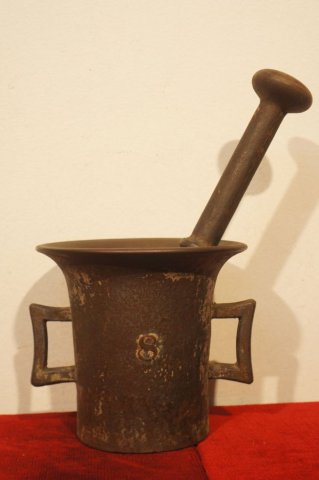 mažiar s tĺčikom