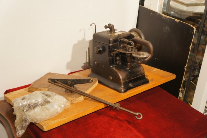 šijací stroj