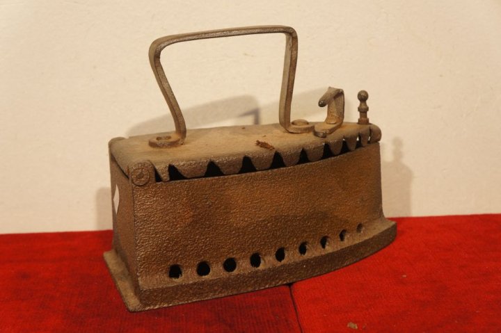 žehlička