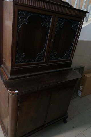 komoda sekretár