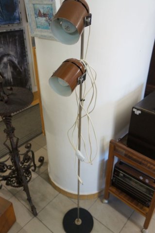 stojanová lampa