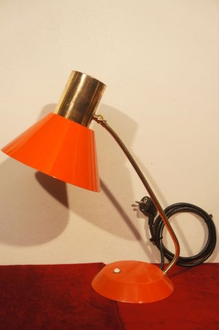 stolná lampa
