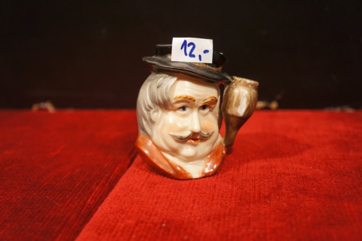 pohár hlava pán
